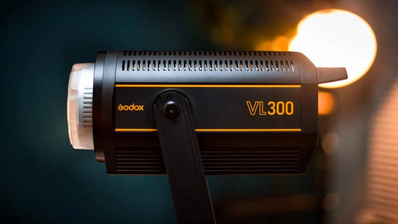 GODOX VL300 THINGS TO KNOW BEFORE YOU BUY